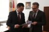 Министру Жаманкулову был представлен CD с проектом